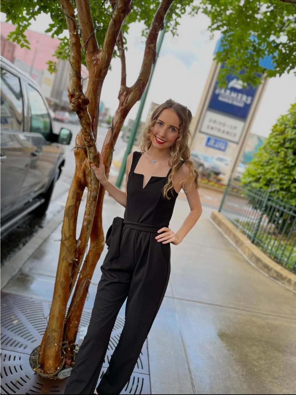 Modern Black Notch-Neck Jumpsuit with Waist Tie , belt not included